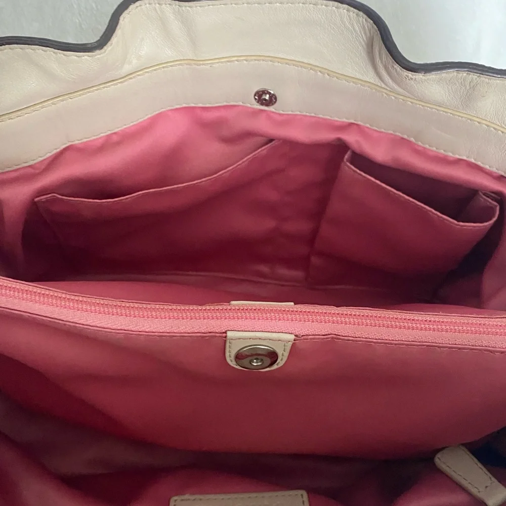 Coach Pebble Stone Leather Purse Medium bag. - Picture 6 of 9